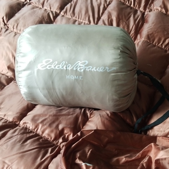 🎇HP🎇 NEW Eddie bauer Packable Down Travel Throw - Picture 4 of 4